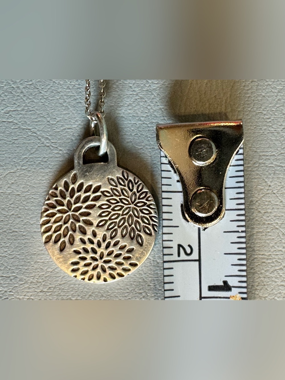 Tiffany & Co. Nagoya Marathon 2018 Necklace with Pendant - Picture 9 of 9
